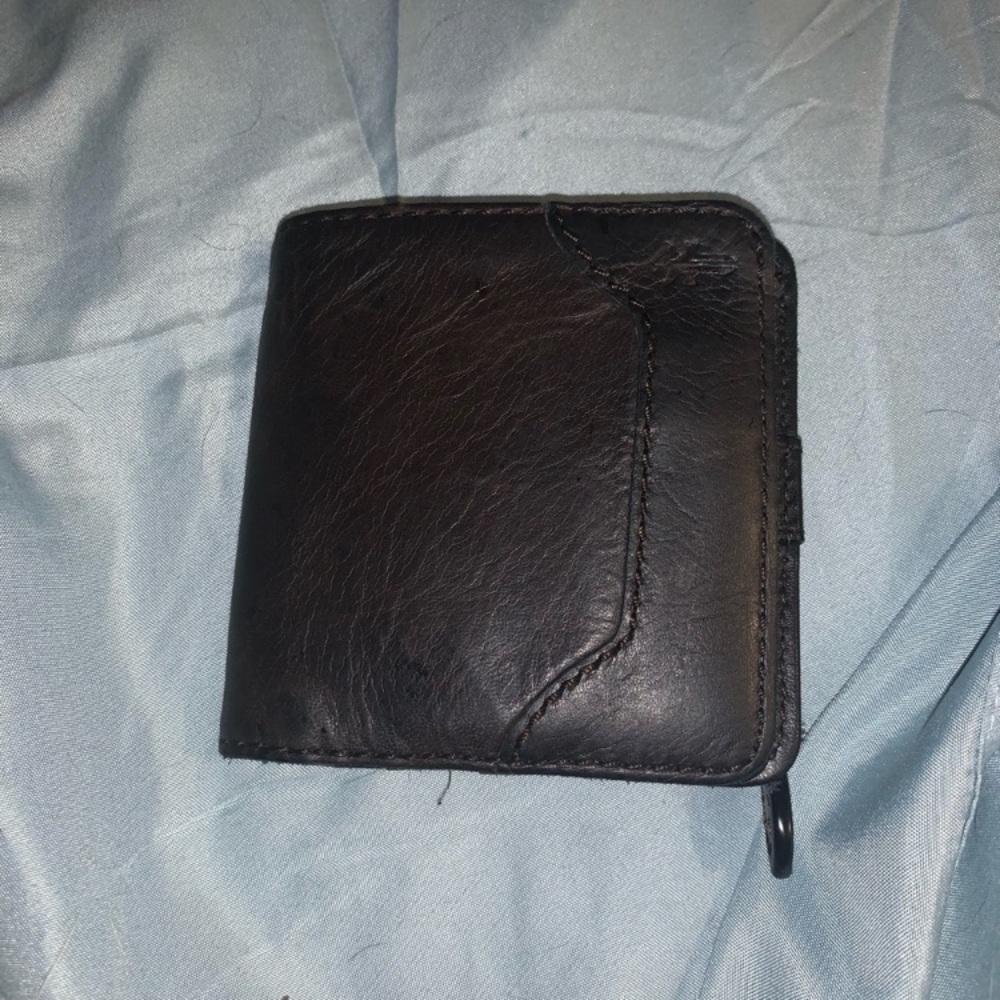 Frye wallet
